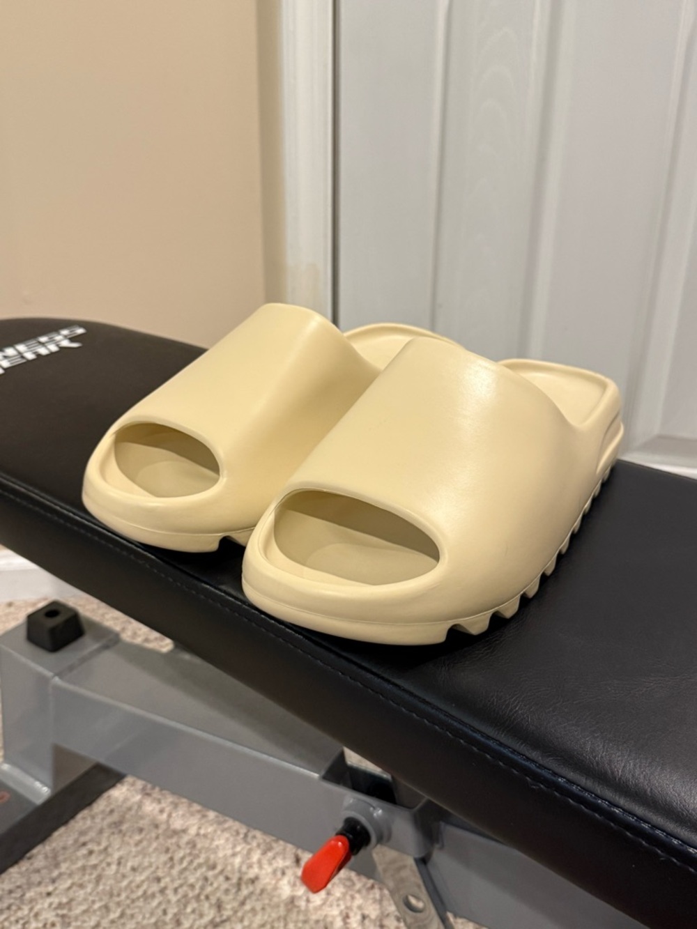 Adidas Yeezy Slide (Bone)